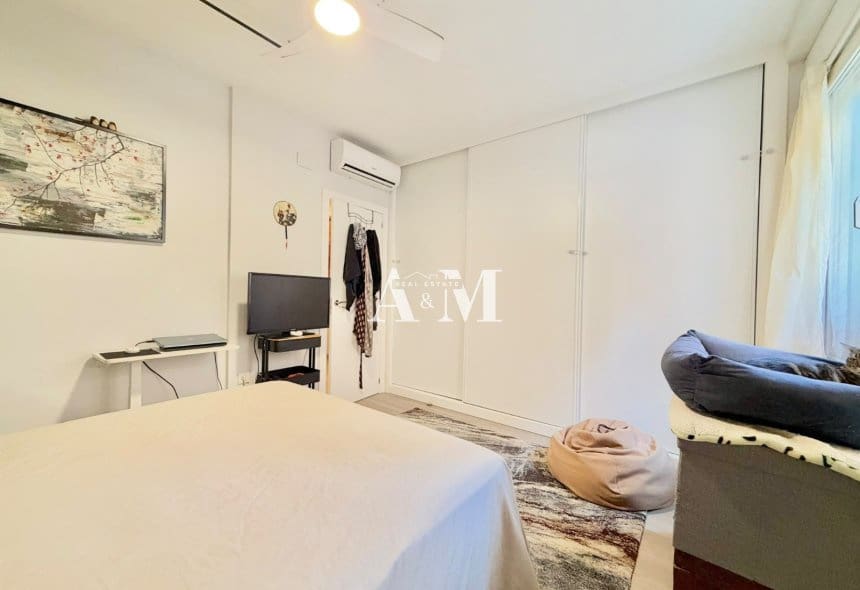 Apartamento de 2 habitaciones en Torrevieja en venta - 235.000 € (Ref: 10160249)