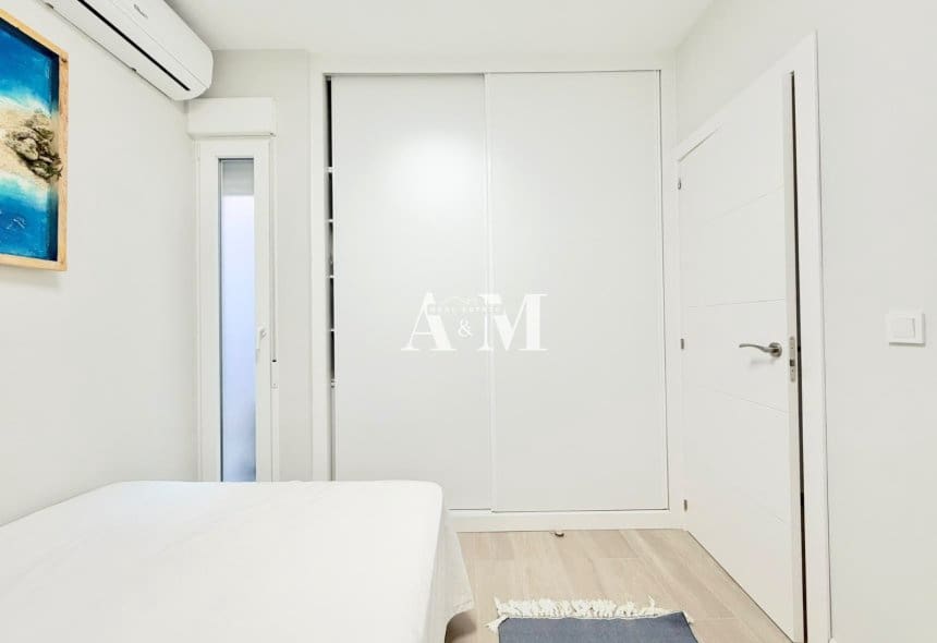 Apartamento de 2 habitaciones en Torrevieja en venta - 235.000 € (Ref: 10160249)