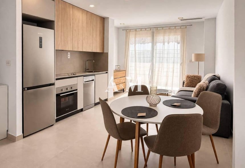 2 quarto Apartamento para arrendar em Torrevieja - 1 200 € (Ref: 10160250)