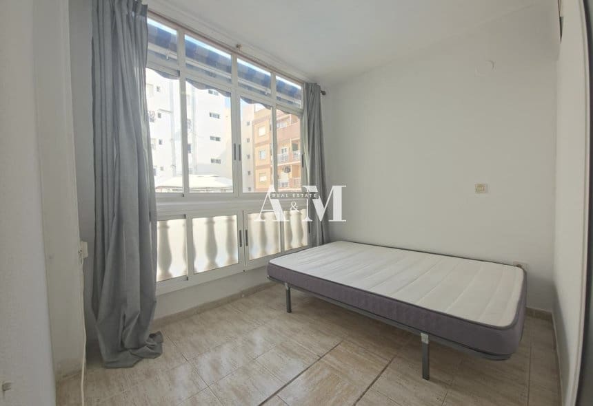 1 soveværelse Studio til leje i Torrevieja med swimmingpool - € 600 (Ref: 10163813)