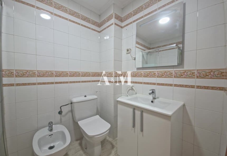 1 soveværelse Studio til leje i Torrevieja med swimmingpool - € 600 (Ref: 10163813)
