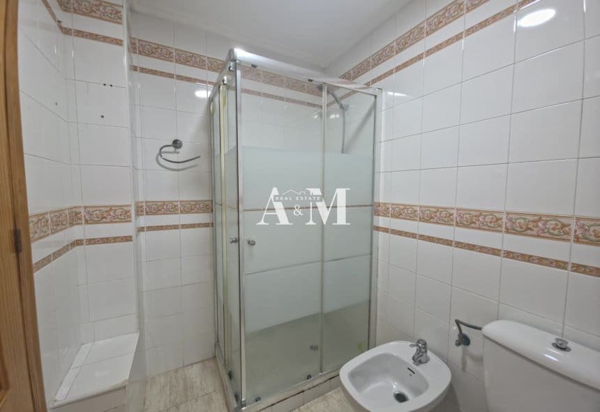 1 soveværelse Studio til leje i Torrevieja med swimmingpool - € 600 (Ref: 10163813)