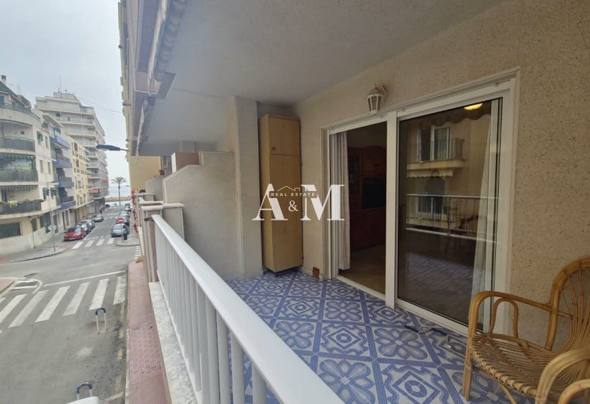 2 slaapkamer Strandappartement te huur in Torrevieja - € 750 (Ref: 10165354)