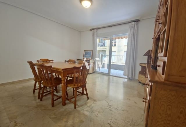 2 slaapkamer Strandappartement te huur in Las Piscinas Naturales, Torrevieja - € 750 (Ref: 10165354)