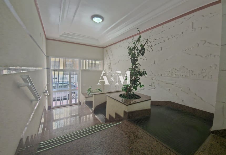 2 slaapkamer Strandappartement te huur in Torrevieja - € 750 (Ref: 10165354)