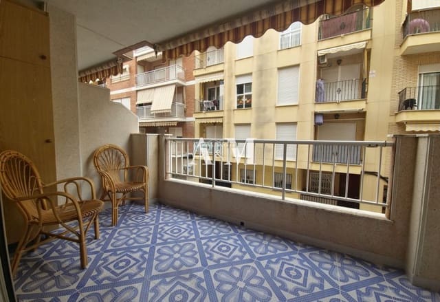 2 slaapkamer Strandappartement te huur in Las Piscinas Naturales, Torrevieja - € 750 (Ref: 10165354)