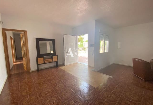 Chalet de 4 habitaciones en Lomas de Cabo Roig - Los Dolses, Orihuela en alquiler con piscina garaje - 2.800 € (Ref: 10165424)