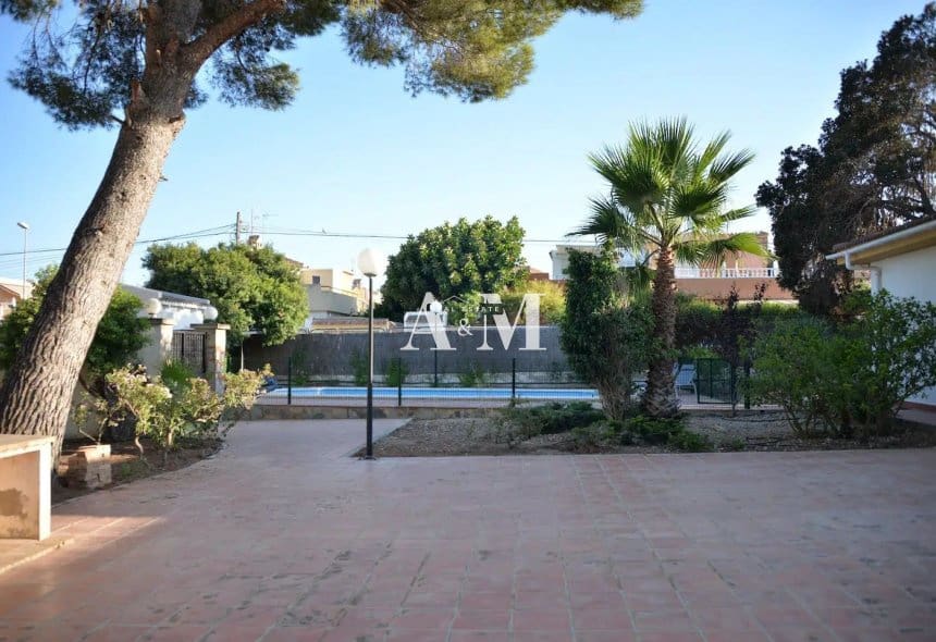 4 soverom Villa til leie i Orihuela Costa med svømmebasseng garasje - € 2 800 (Ref: 10165424)