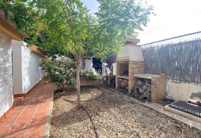 Chalet de 4 habitaciones en Lomas de Cabo Roig - Los Dolses, Orihuela en alquiler con piscina garaje - 2.800 € (Ref: 10165424)