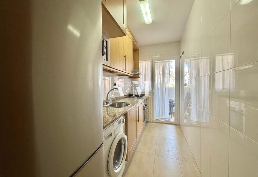 2 sypialnia Apartament do wynajęcia w Los Alcazares z basenem garażem - 850 € (Ref: 10165425)