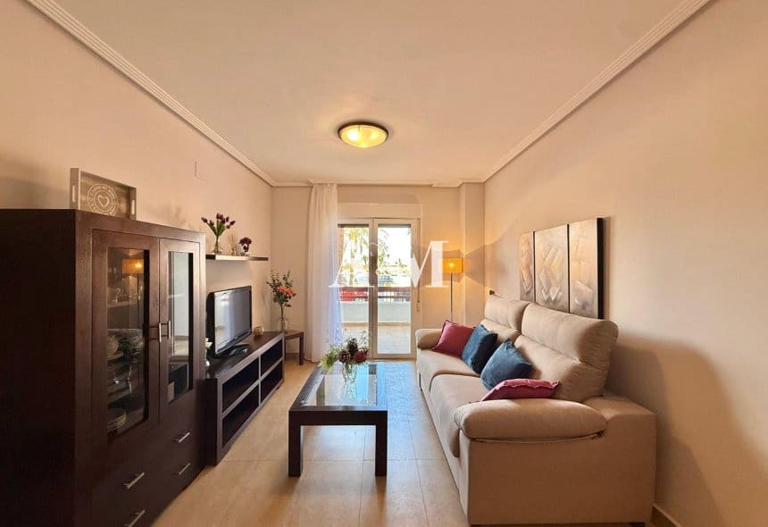 2 sypialnia Apartament do wynajęcia w Los Alcazares z basenem garażem - 850 € (Ref: 10165425)