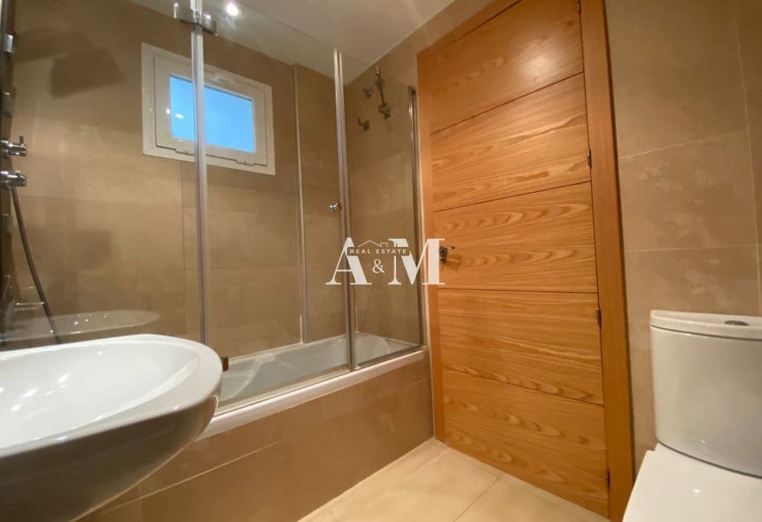 2 sypialnia Apartament do wynajęcia w Los Alcazares z basenem garażem - 850 € (Ref: 10165425)