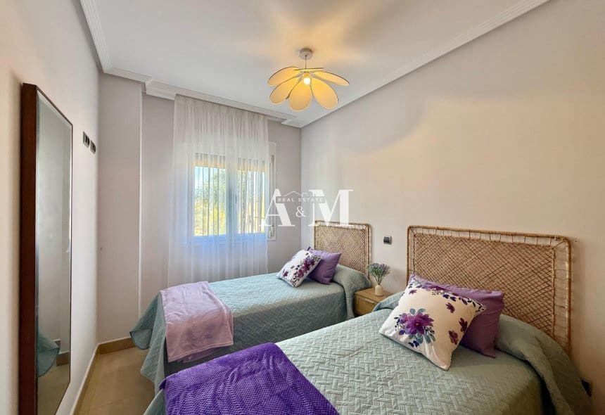 2 soverom Leilighet til leie i Los Alcazares med svømmebasseng garasje - € 850 (Ref: 10165426)