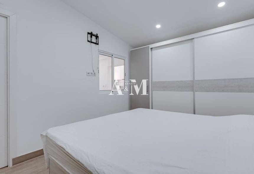 3 slaapkamer Villa te huur in Torrevieja met zwembad garage - € 1.700 (Ref: 10165548)