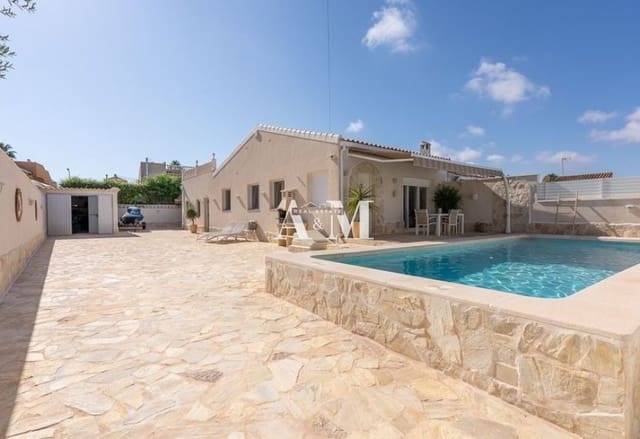3 slaapkamer Villa te huur in El Chaparral, Torrevieja met zwembad garage - € 1.700 (Ref: 10165548)