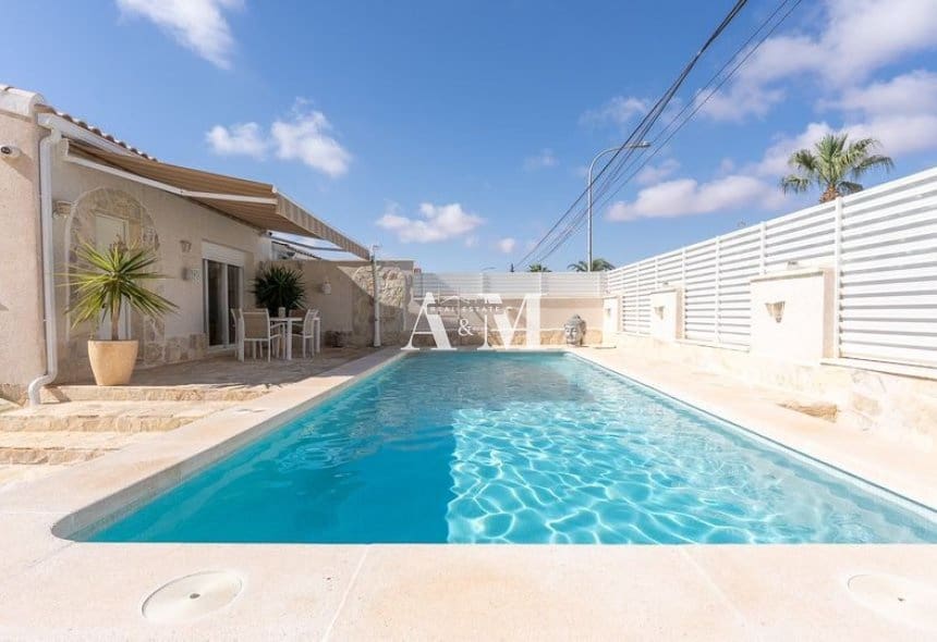 3 slaapkamer Villa te huur in Torrevieja met zwembad garage - € 1.700 (Ref: 10165548)