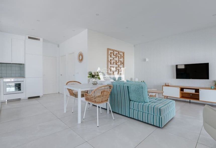 3 slaapkamer Villa te huur in Torrevieja met zwembad garage - € 1.700 (Ref: 10165548)