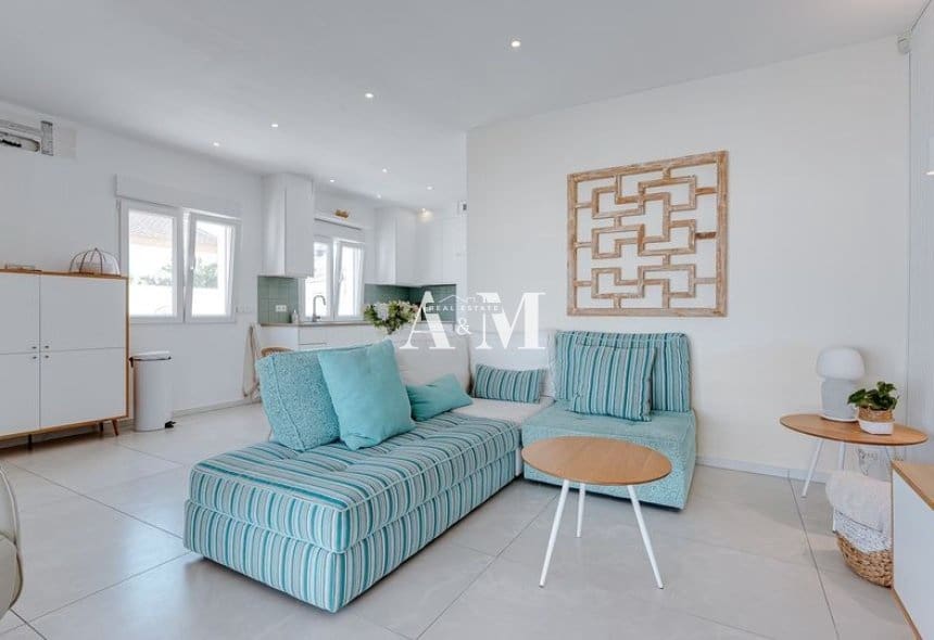 3 slaapkamer Villa te huur in Torrevieja met zwembad garage - € 1.700 (Ref: 10165548)