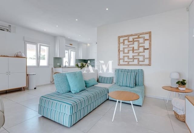 3 slaapkamer Villa te huur in El Chaparral, Torrevieja met zwembad garage - € 1.700 (Ref: 10165548)