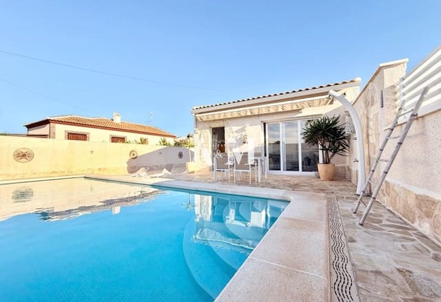 3 quarto Moradia para arrendar em El Chaparral, Torrevieja com piscina garagem - 1 700 € (Ref: 10165548)