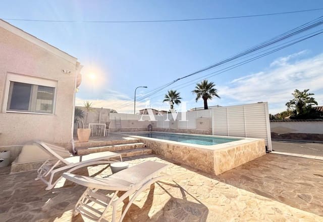 3 quarto Moradia para arrendar em El Chaparral, Torrevieja com piscina garagem - 1 700 € (Ref: 10165548)