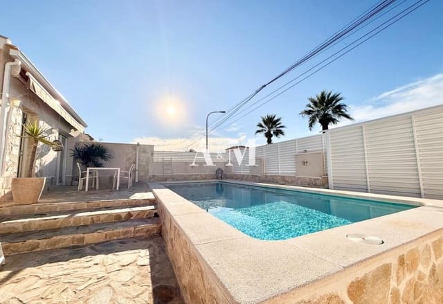 3 quarto Moradia para arrendar em El Chaparral, Torrevieja com piscina garagem - 1 700 € (Ref: 10165548)
