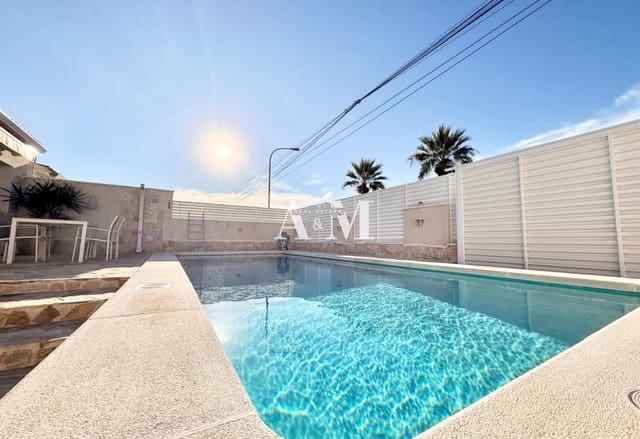 3 quarto Moradia para arrendar em El Chaparral, Torrevieja com piscina garagem - 1 700 € (Ref: 10165548)