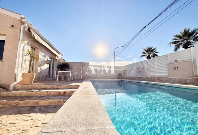 3 quarto Moradia para arrendar em El Chaparral, Torrevieja com piscina garagem - 1 700 € (Ref: 10165548)