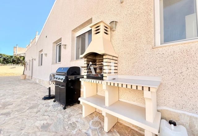 3 quarto Moradia para arrendar em El Chaparral, Torrevieja com piscina garagem - 1 700 € (Ref: 10165548)