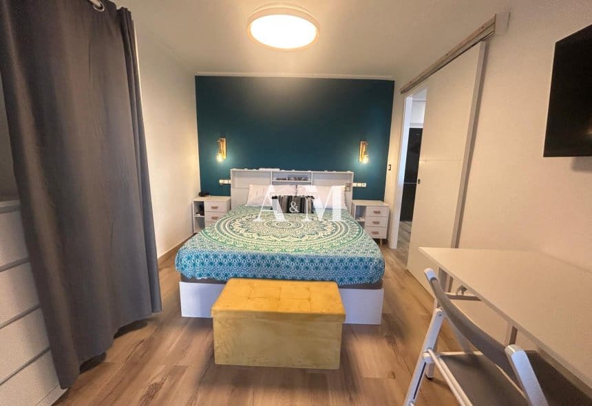 1 sypialnia Apartament przy plaży do wynajęcia w La Veleta z basenem - 800 € (Ref: 10165549)