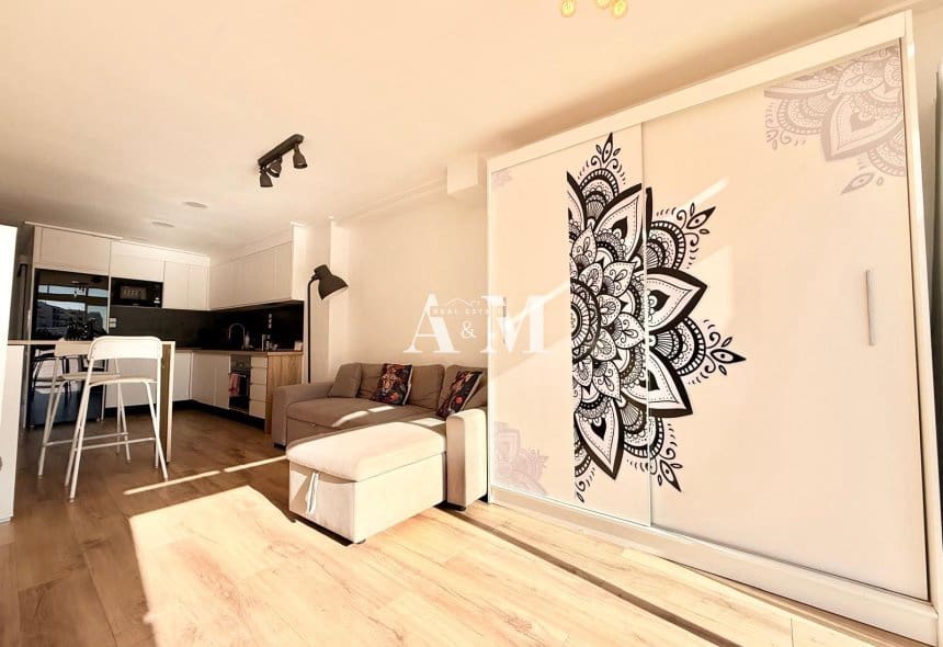 1 soverom Strandleiligheter til leie i La Veleta med svømmebasseng - € 750 (Ref: 10165549)