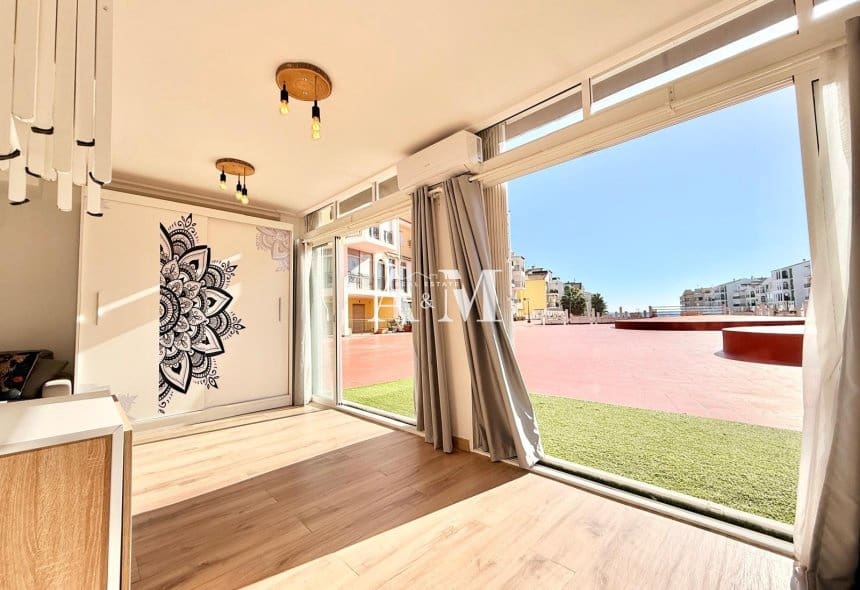 1 soverom Strandleiligheter til leie i La Veleta med svømmebasseng - € 750 (Ref: 10165549)