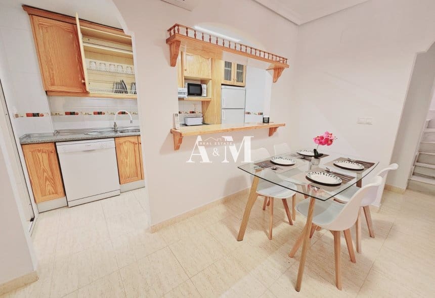 Appartement de 2 chambres à louer à Alicante ville avec piscine - 990 € (Ref: 10165671)