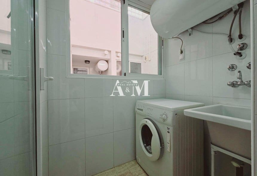 Appartement de 2 chambres à louer à Alicante ville avec piscine - 990 € (Ref: 10165671)
