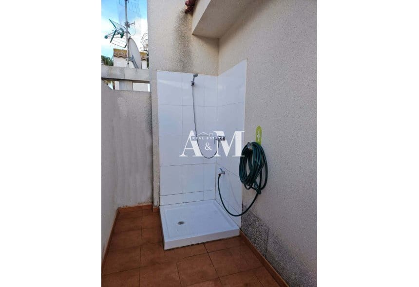Appartement de 2 chambres à louer à Alicante ville avec piscine - 990 € (Ref: 10165671)