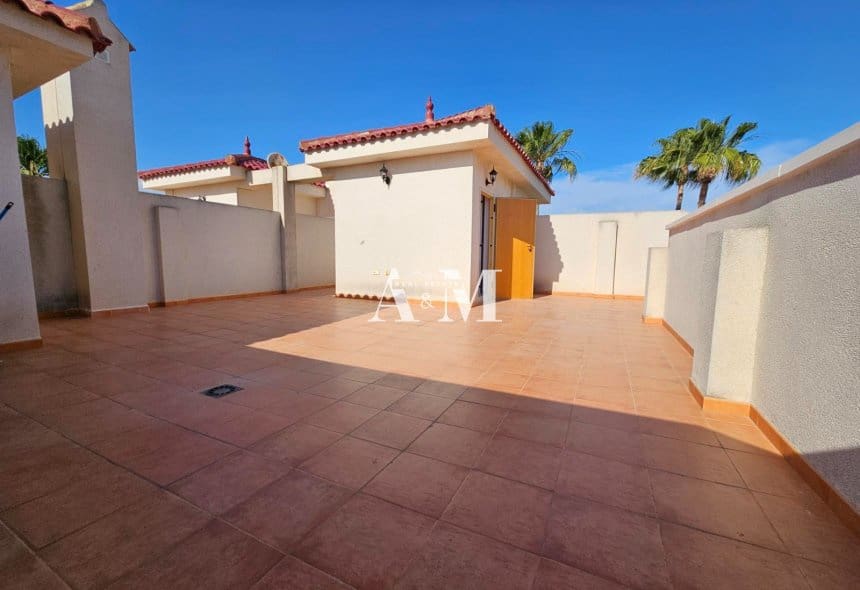 Appartement de 2 chambres à louer à Alicante ville avec piscine - 990 € (Ref: 10165671)