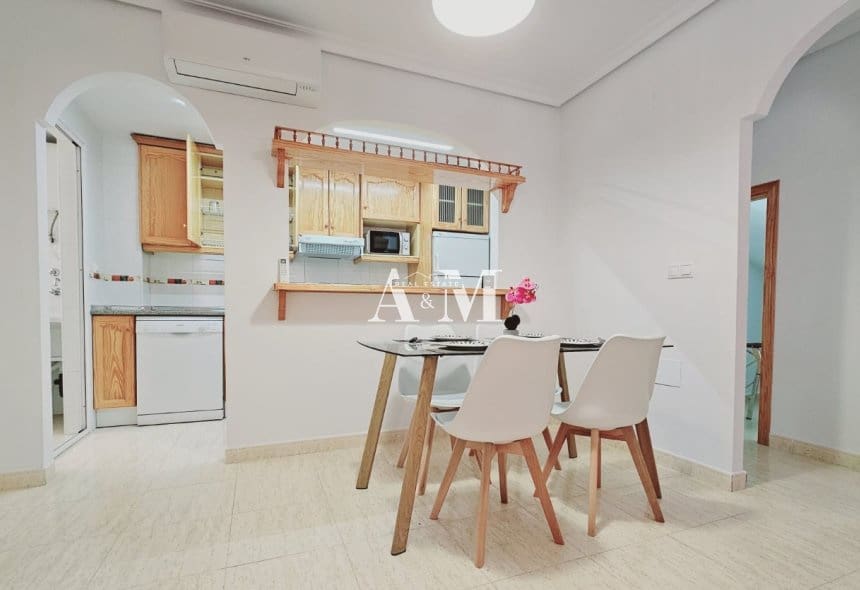 Appartement de 2 chambres à louer à Alicante ville avec piscine - 990 € (Ref: 10165671)