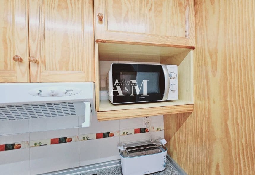 Appartement de 2 chambres à louer à Alicante ville avec piscine - 990 € (Ref: 10165671)