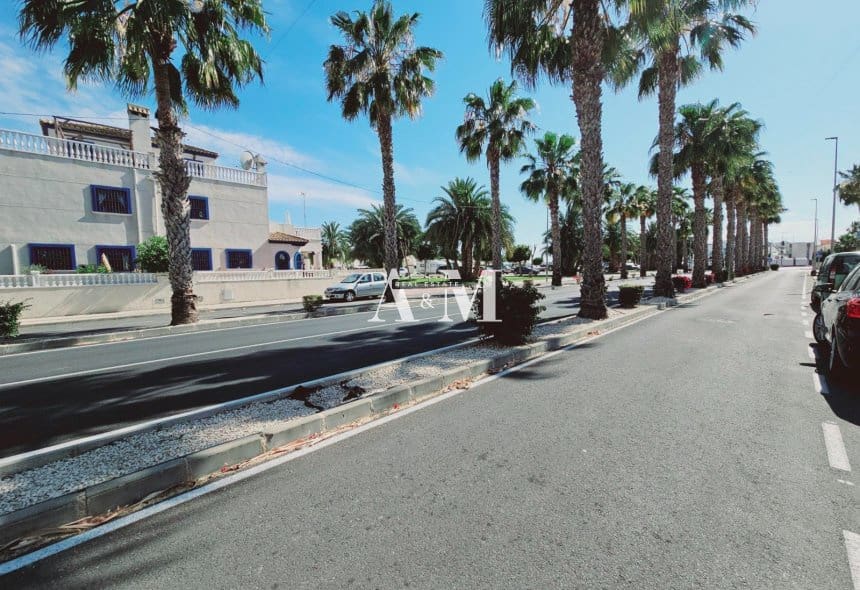 Appartement de 2 chambres à louer à Alicante ville avec piscine - 990 € (Ref: 10165671)