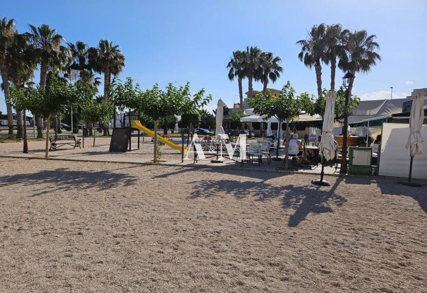 Appartement de 2 chambres à louer à Alicante ville avec piscine - 990 € (Ref: 10165671)