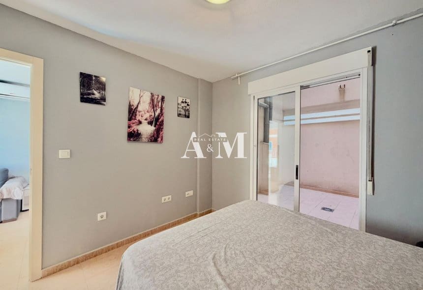 1 Zimmer Apartment zu vermieten in Torrevieja mit Pool - 650 € (Ref: 10167521)