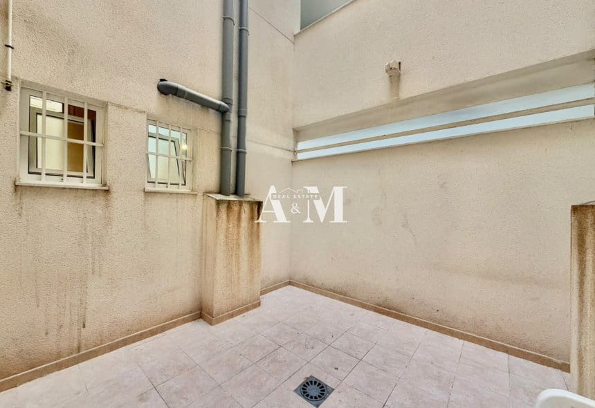 1 Zimmer Apartment zu vermieten in Torrevieja mit Pool - 650 € (Ref: 10167521)
