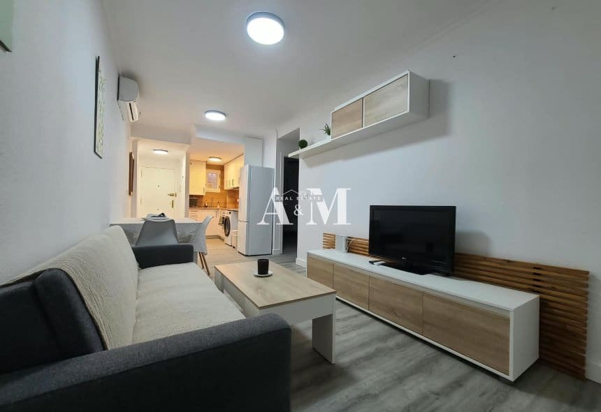 Apartamento de 2 habitaciones en Torrevieja en alquiler con piscina garaje - 850 € (Ref: 10167523)