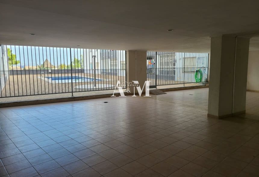 Apartamento de 2 habitaciones en Torrevieja en alquiler con piscina garaje - 850 € (Ref: 10167523)