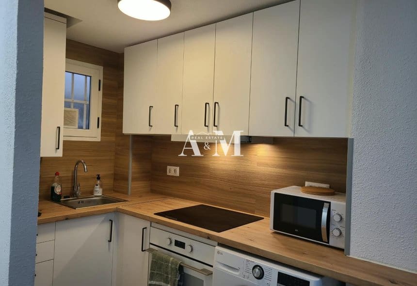 Apartamento de 2 habitaciones en Torrevieja en alquiler con piscina garaje - 850 € (Ref: 10167523)