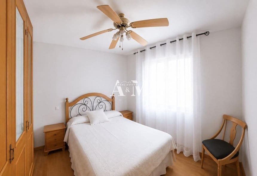 4 makuuhuone Huoneisto vuokrattavana paikassa Torrevieja mukana uima-altaan - 1 170 € (Ref: 10167524)