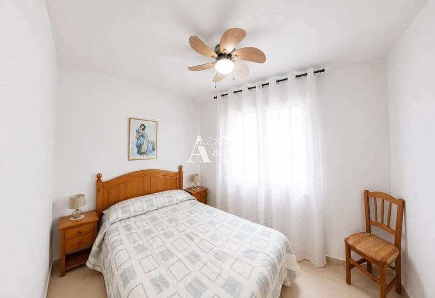 4 makuuhuone Huoneisto vuokrattavana paikassa Torrevieja mukana uima-altaan - 1 170 € (Ref: 10167524)