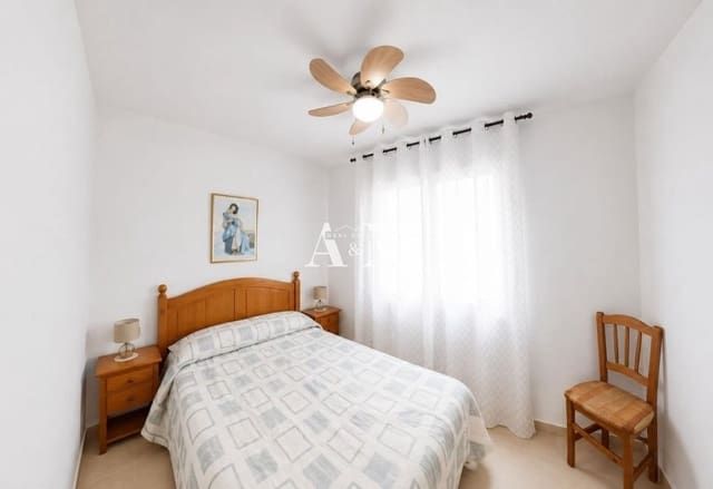 4 makuuhuone Huoneisto vuokrattavana paikassa Torreblanca, Torrevieja mukana uima-altaan - 1 170 € (Ref: 10167524)