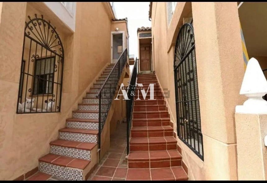 4 makuuhuone Huoneisto vuokrattavana paikassa Torrevieja mukana uima-altaan - 1 170 € (Ref: 10167524)