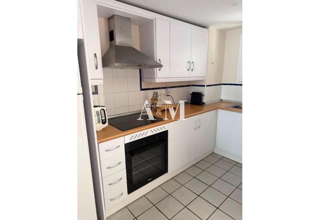 2 soveværelse Strandlejlighed til leje i Playa Flamenca, Orihuela med swimmingpool garage - € 1.000 (Ref: 10168947)